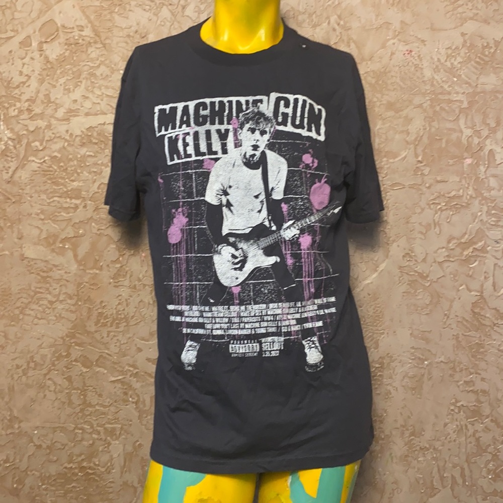 Machine Gun Kelly Mainstream Sellout Tshirt M